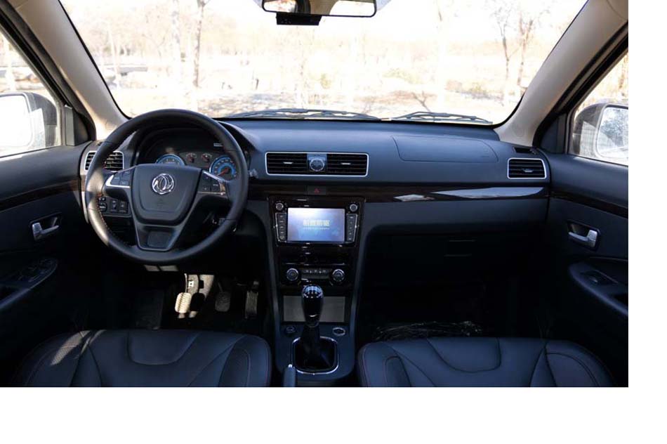 2016款 1.5L 手动尊享型 232座 内饰