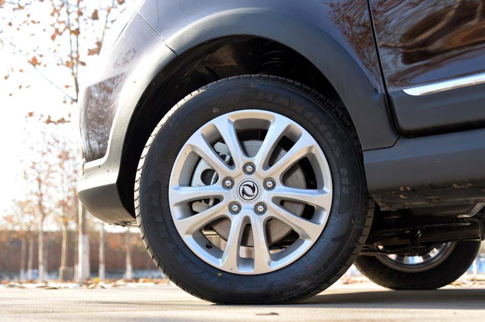 2016款 1.5L 手动尊享型 232座 细节