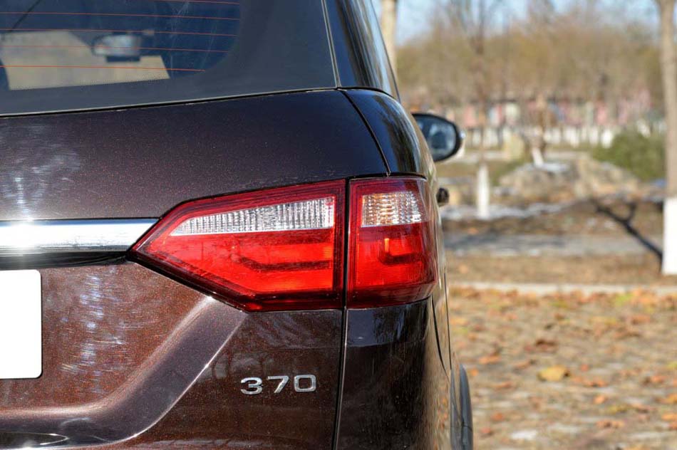 2016款 1.5L 手动尊享型 232座 细节