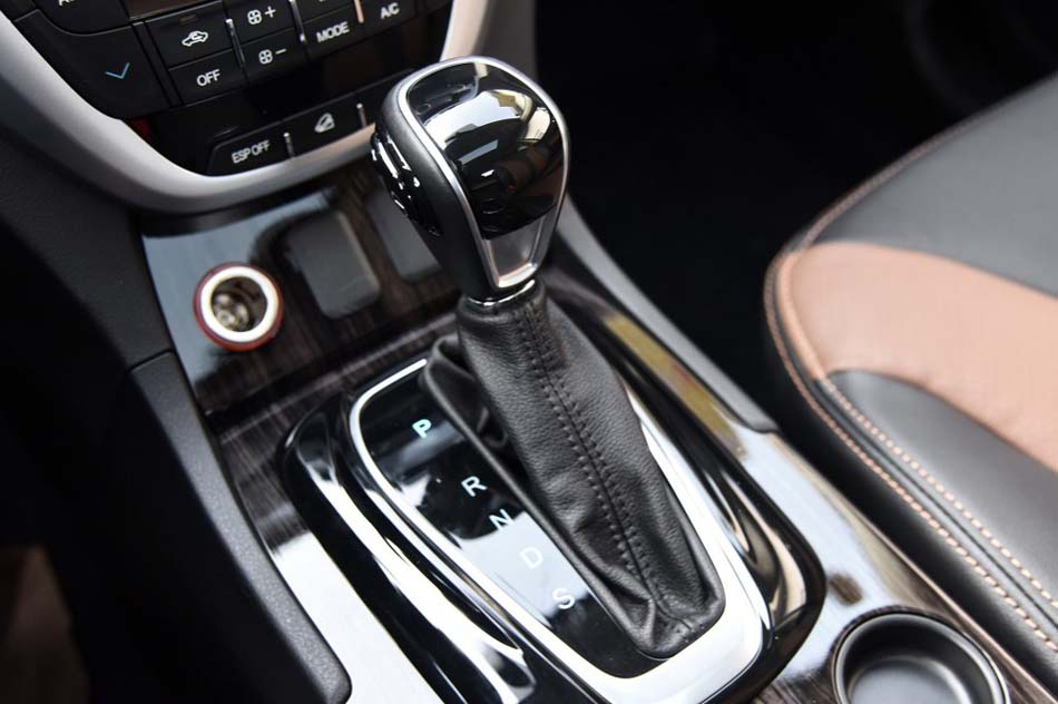 2016款 1.8T 自动两驱周年纪念版 内饰