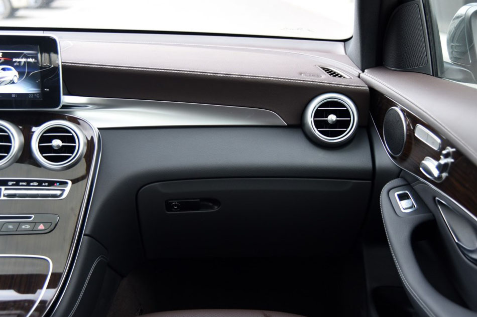 2016款 GLC 260 4MATIC 动感型 内饰