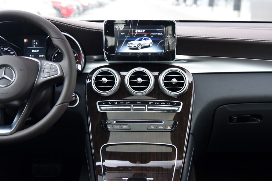 2016款 GLC 260 4MATIC 动感型 内饰