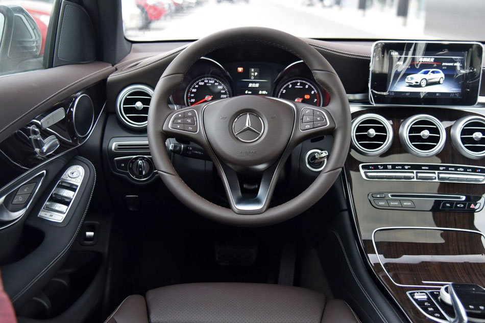 2016款 GLC 260 4MATIC 动感型 内饰