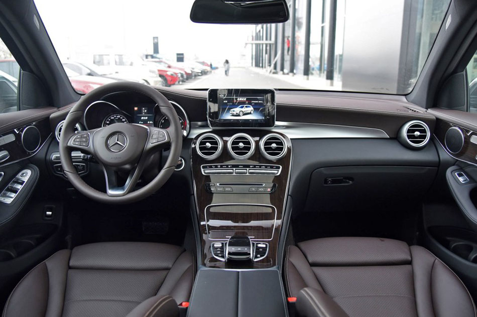 2016款 GLC 260 4MATIC 动感型 内饰