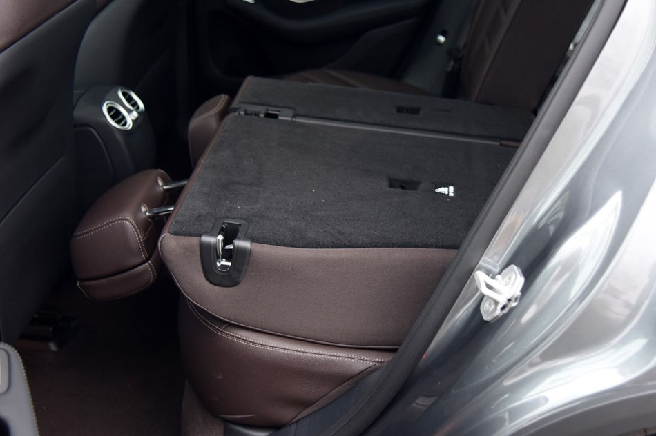 2016款 GLC 260 4MATIC 动感型 座椅空间