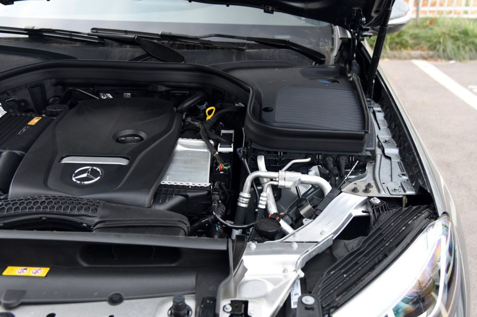 2016款 GLC 260 4MATIC 动感型 引擎底盘