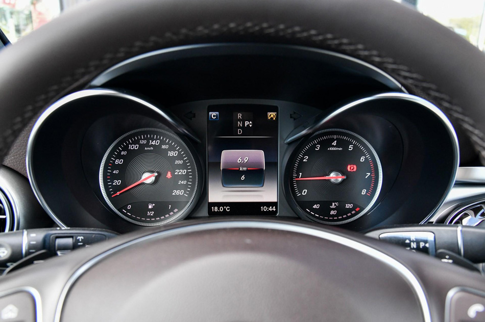 2019款 GLC 260 4MATIC 动感型 内饰