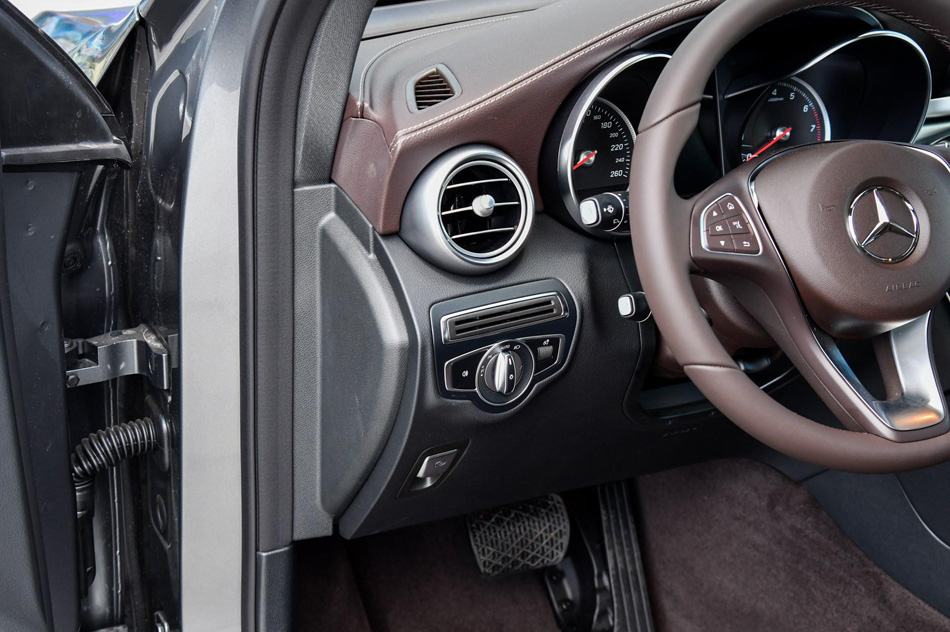 2019款 GLC 260 4MATIC 动感型 内饰