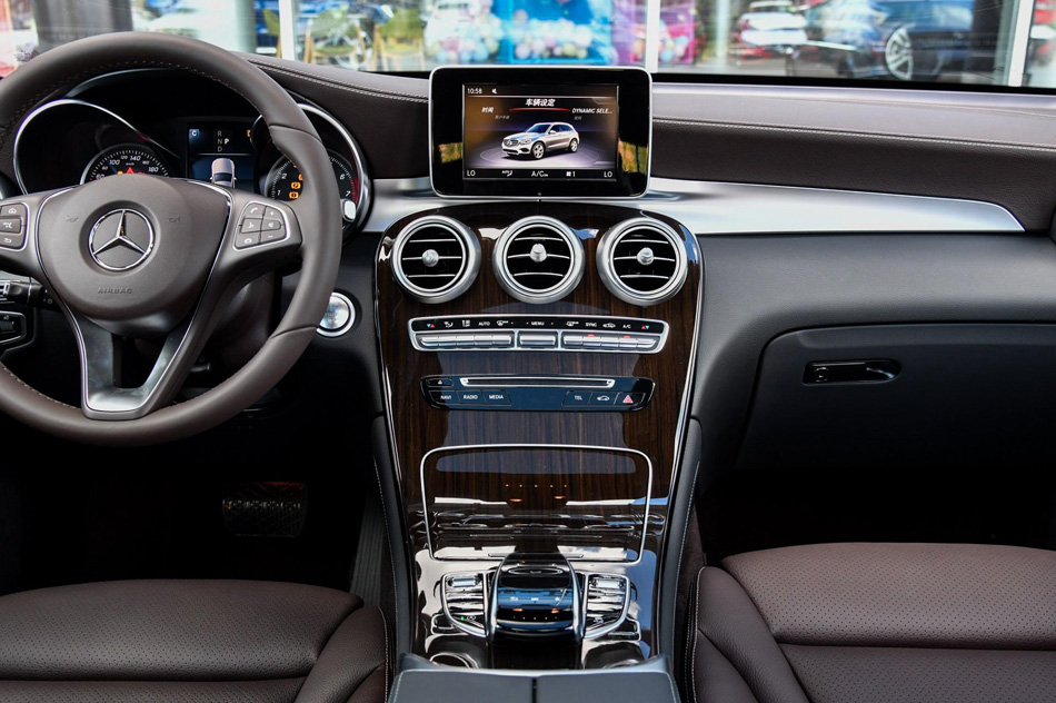 2019款 GLC 260 4MATIC 动感型 内饰