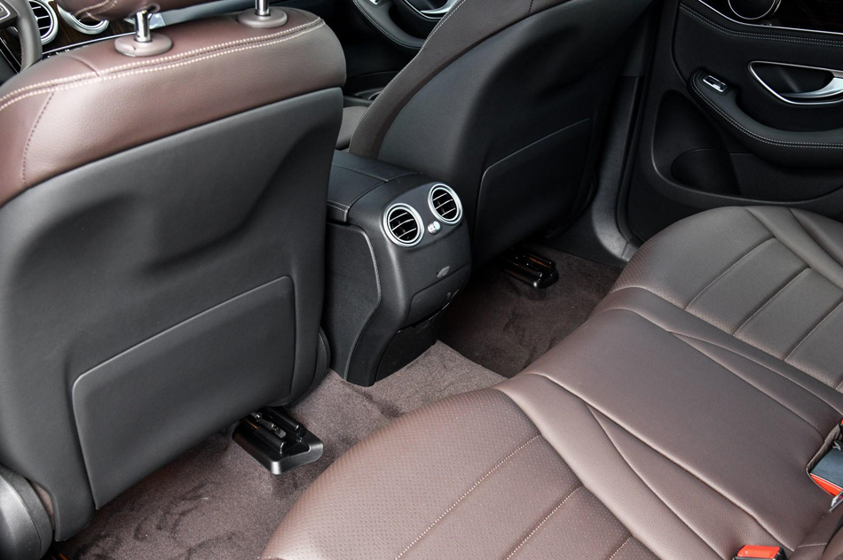 2019款 GLC 260 4MATIC 动感型 座椅空间