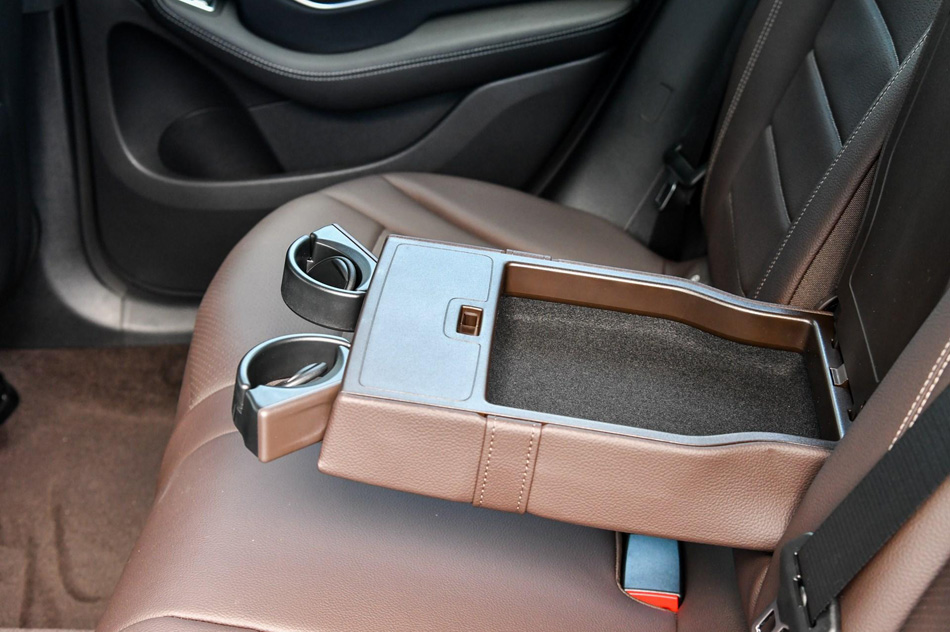 2019款 GLC 260 4MATIC 动感型 座椅空间