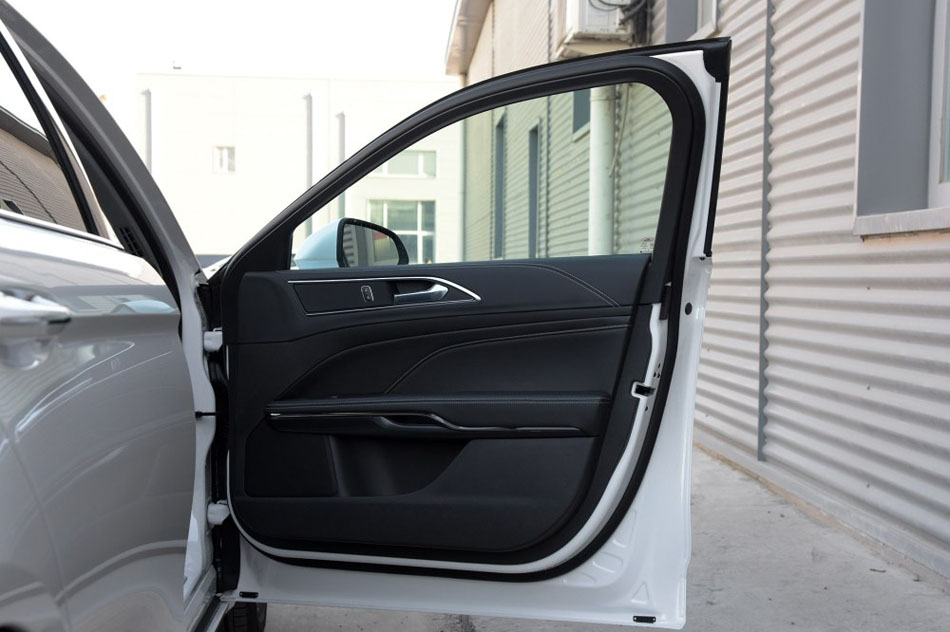 2015款 2.0L GTDi 时尚型 座椅空间