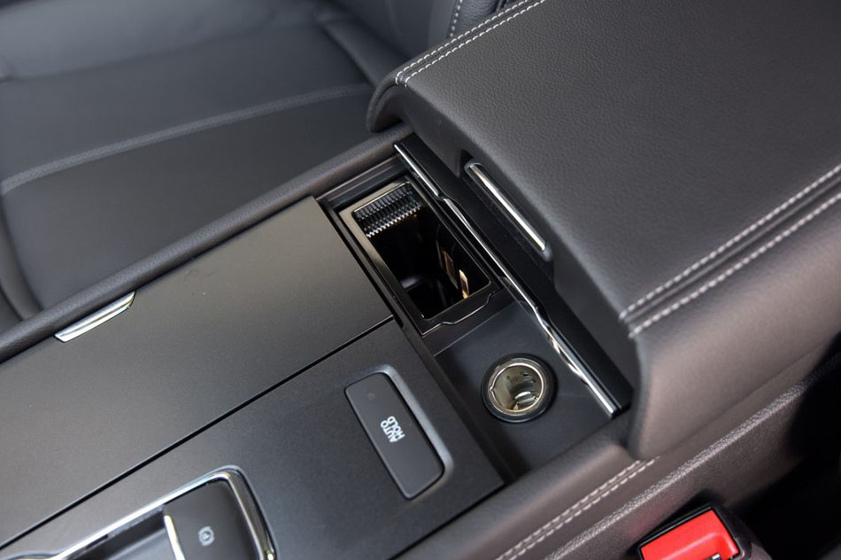 2015款 2.0L GTDi 时尚型 座椅空间