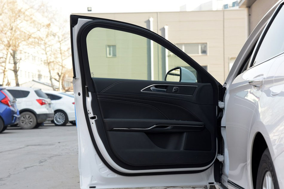 2015款 2.0L GTDi 时尚型 座椅空间