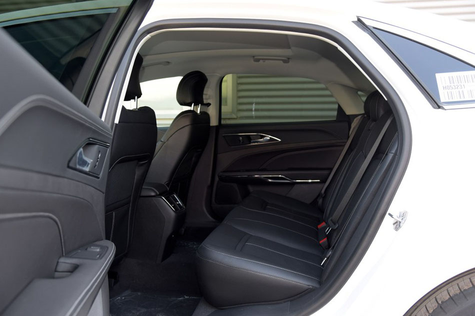 2015款 2.0L GTDi 时尚型 座椅空间