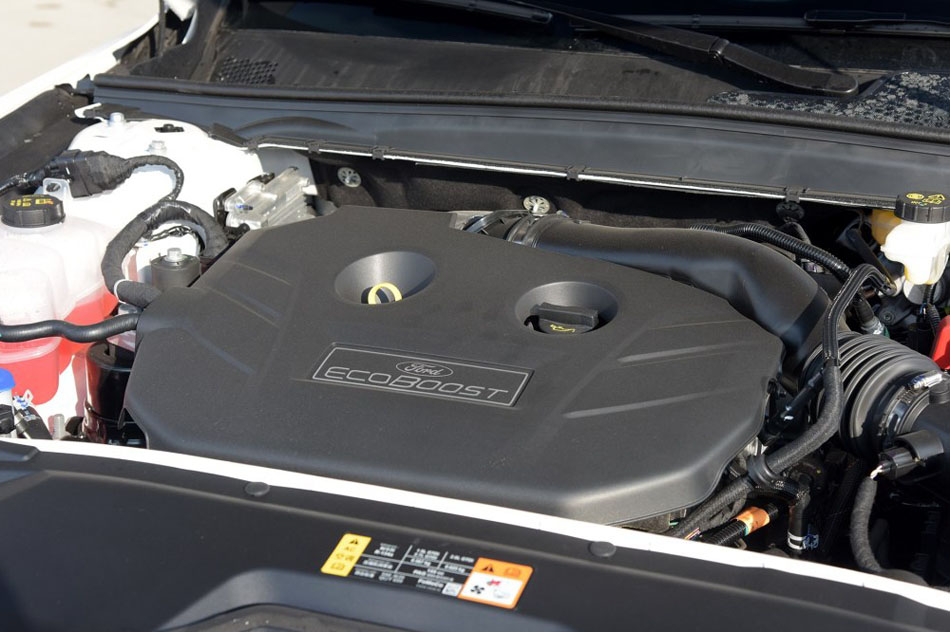 2015款 2.0L GTDi 时尚型 引擎底盘