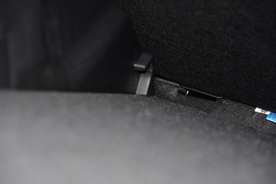 2016款 1.4T 自动四驱旗舰型 座椅空间