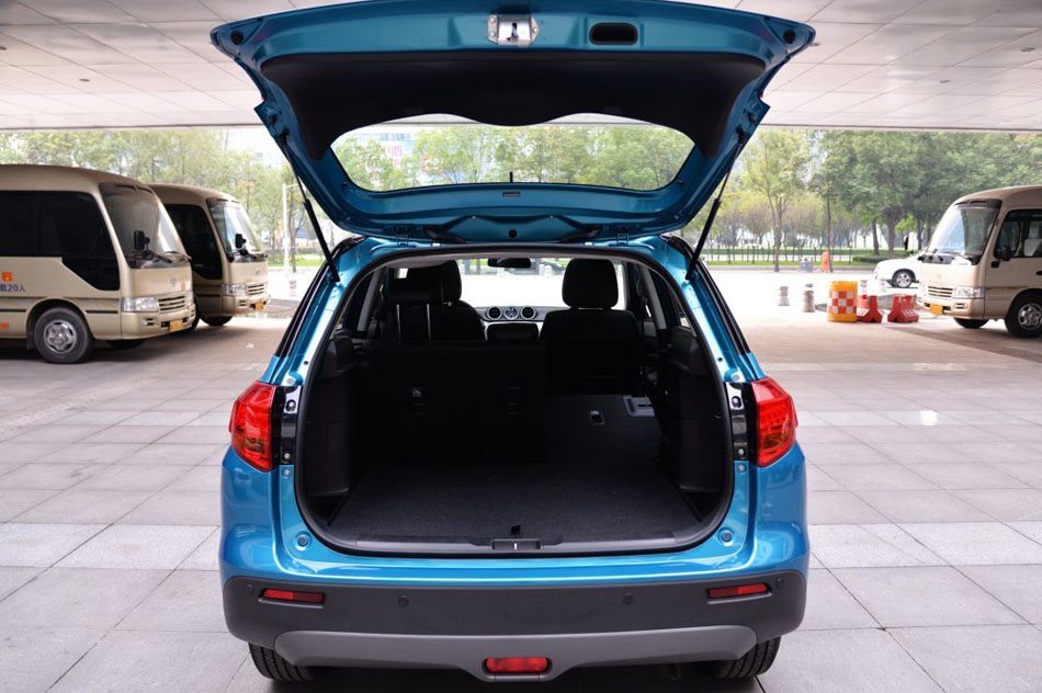 2016款 1.4T 自动四驱旗舰型 座椅空间