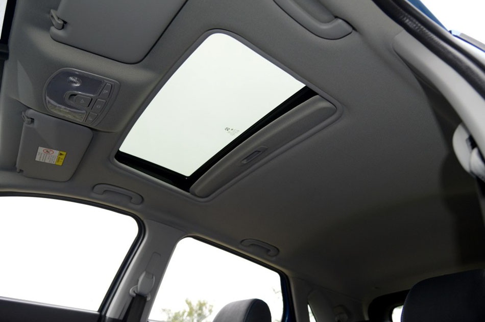 2015款 1.5L 手动精英型 座椅空间