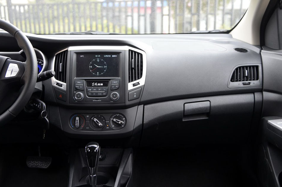 2016款 1.5L 自动尊酷型 内饰