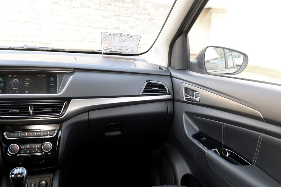 2016款 1.5L 手动豪华型 内饰