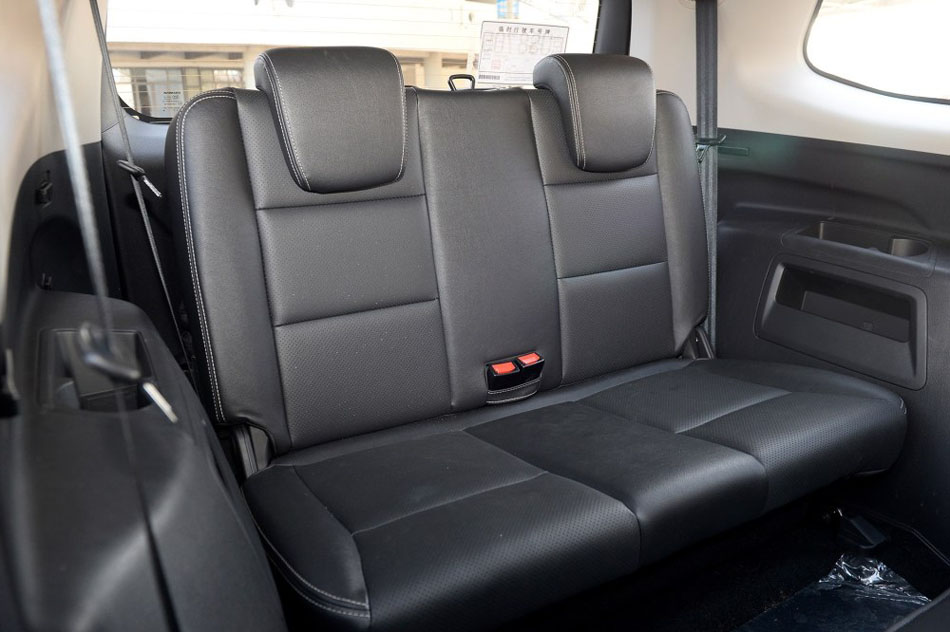 2016款 1.5L 手动豪华型 座椅空间