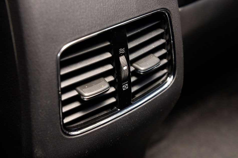 2016款 1.5L 手动豪华型 座椅空间