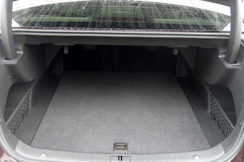 2016款 1.8T DCT公务版 座椅空间