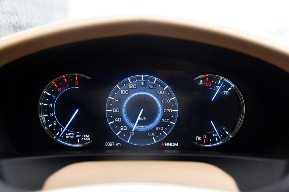 2016款 40T 铂金版 内饰