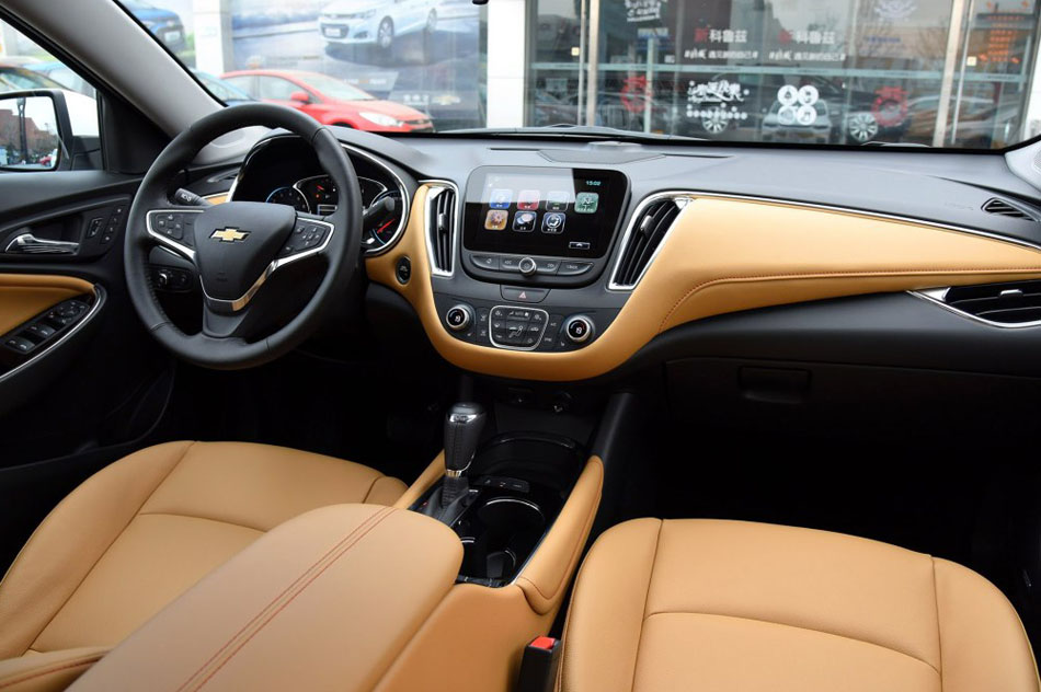 2016款 1.5T 双离合锐耀版 内饰