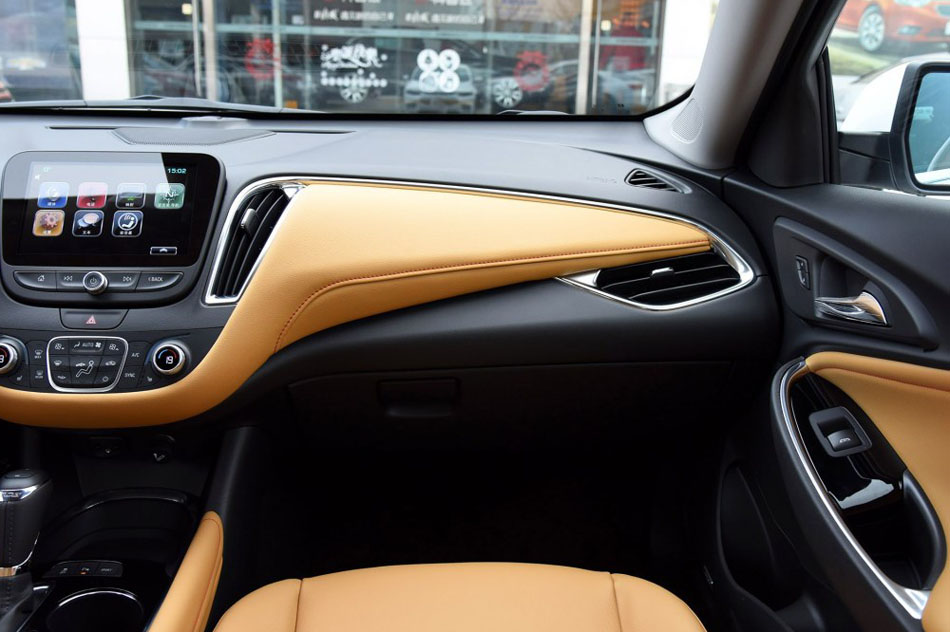 2016款 1.5T 双离合锐耀版 内饰
