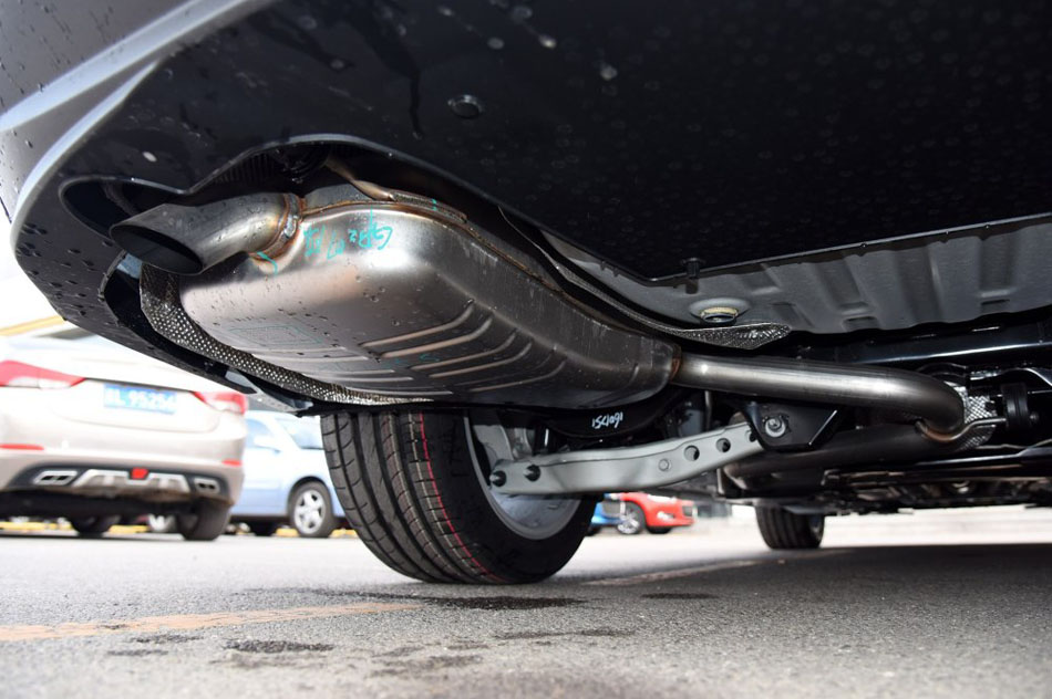 2016款 1.5T 双离合锐耀版 引擎底盘