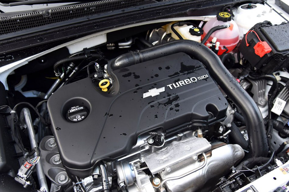 2016款 1.5T 双离合锐耀版 引擎底盘