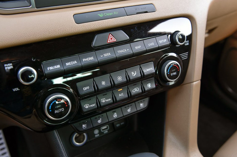 2016款 1.6T 自动四驱Premium 内饰