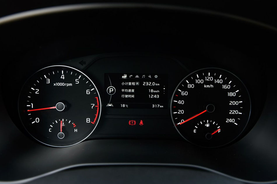 2016款 1.6T 自动四驱Premium 内饰