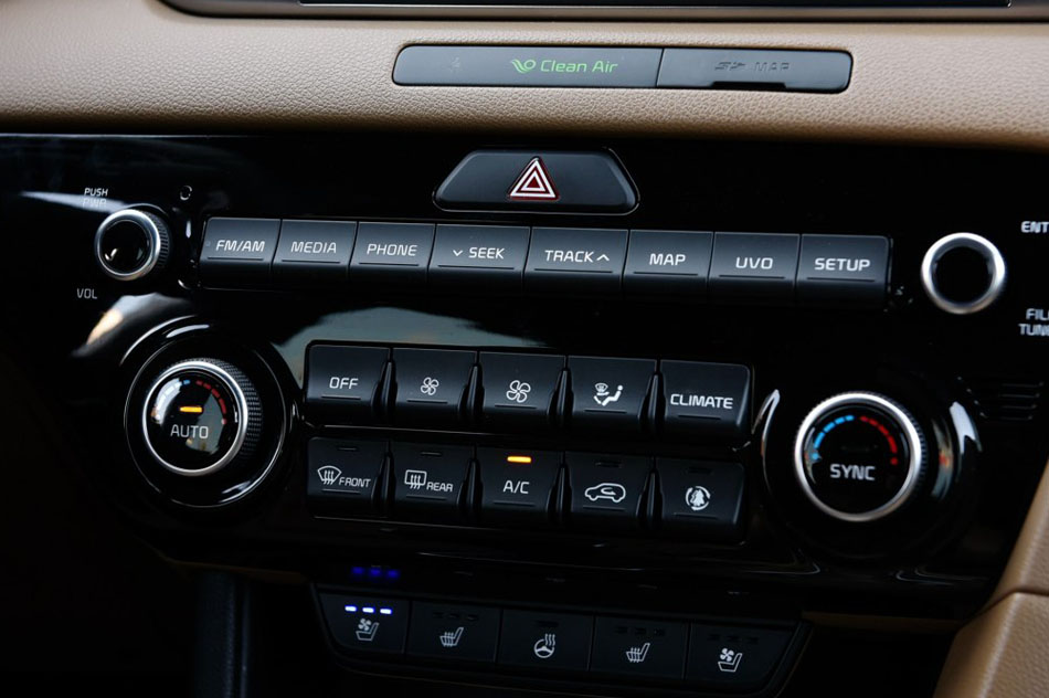 2016款 1.6T 自动四驱Premium 内饰