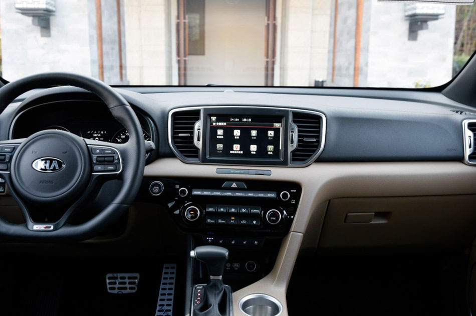 2016款 1.6T 自动四驱Premium 内饰