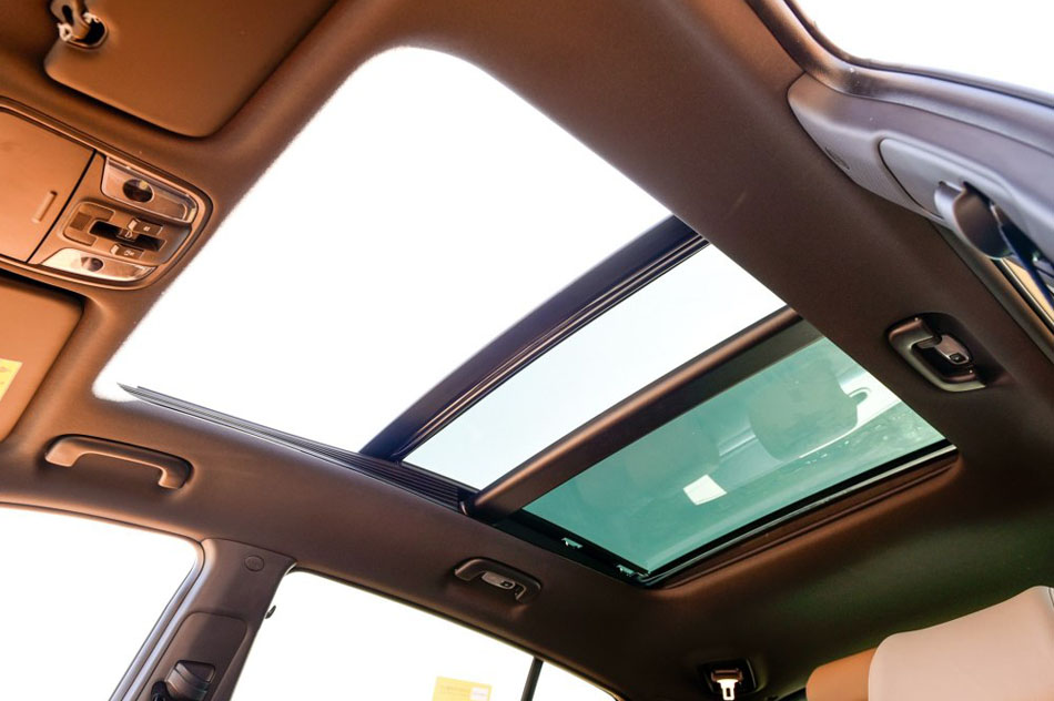 2016款 1.6T 自动四驱Premium 座椅空间