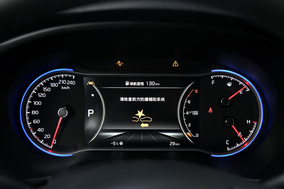 2019款 1.6T 自动四驱豪华 内饰