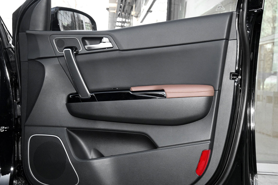 2019款 1.6T 自动四驱豪华 座椅空间