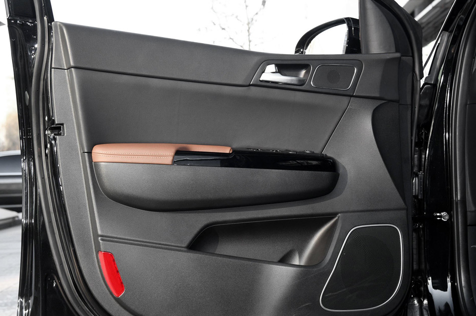 2019款 1.6T 自动四驱豪华 座椅空间