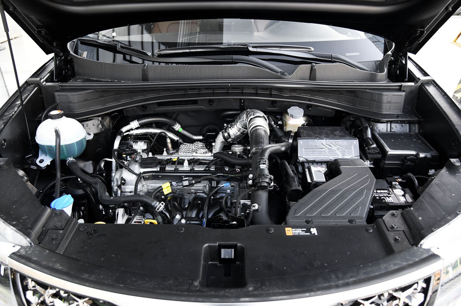 2019款 1.6T 自动四驱豪华 引擎底盘