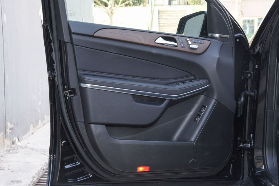 2016款 GLS 500 4MATIC 座椅空间