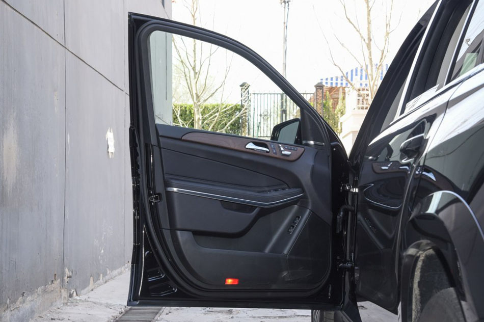 2016款 GLS 500 4MATIC 座椅空间