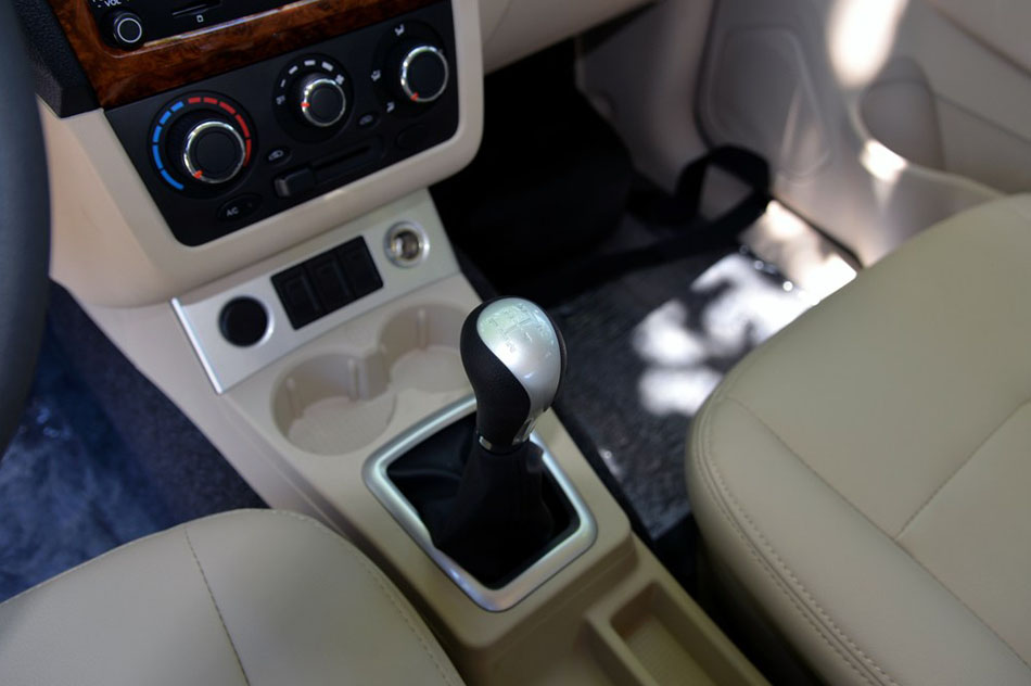 2014款 1.5L手动舒适型DK15-02 内饰