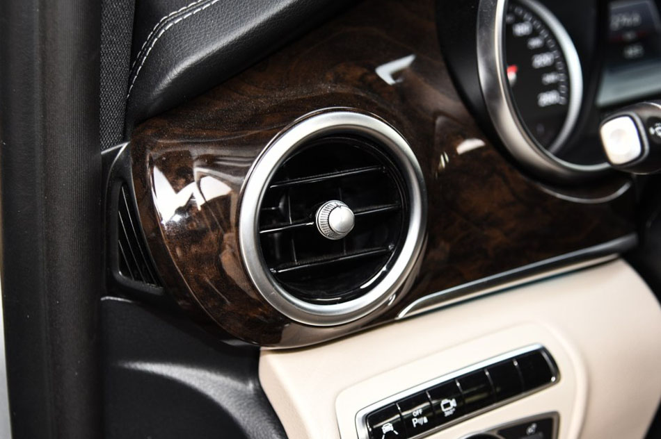 2016款 V 260 尊贵版 内饰