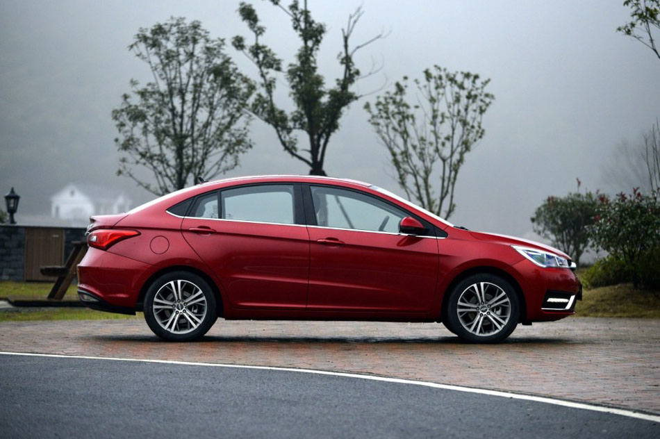 2016款 1.5L 手动领臻版 外观