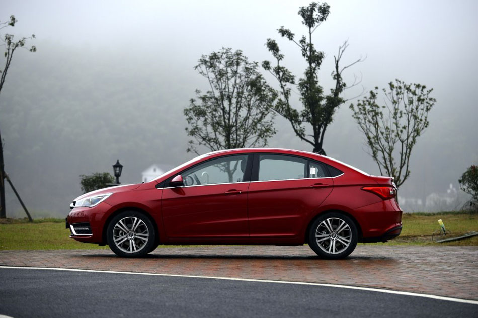 2016款 1.5L 手动领臻版 外观