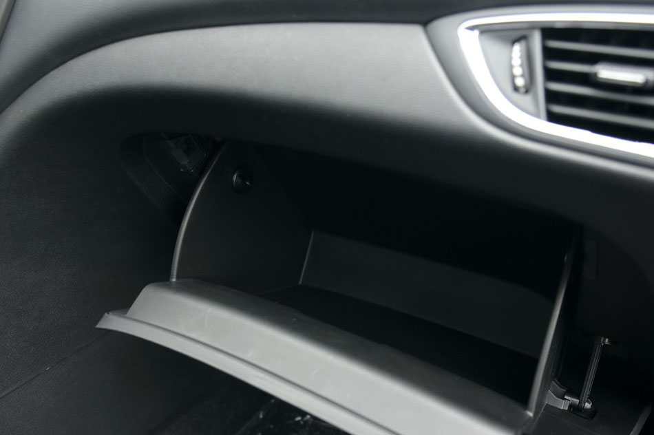 2016款 1.5L 手动领臻版 内饰