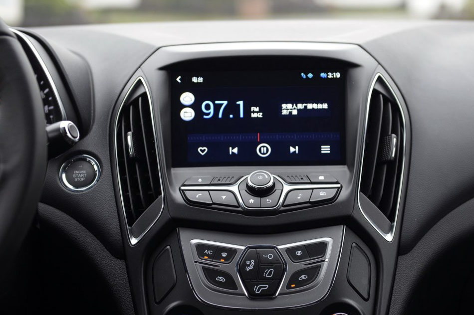 2016款 1.5L 手动领臻版 内饰